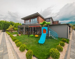 Sapanca Kırkpınar'da Yemyeşil Bahçeli, Özel Havuzlu, Modern Villa - 2