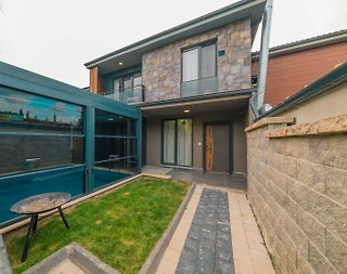 Sapanca Kırkpınar'da Yemyeşil Bahçeli, Özel Havuzlu, Modern Villa - 3
