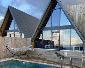 Sapanca Kurtköy'de Doğa İçerisinde, Isıtmalı Havuzlu, Modern Bungalov - 2