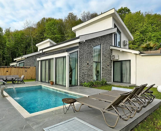 Sapanca Kurtköy'de Göl Manzaralı, Özel Havuzlu, Modern Villa - 1