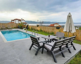 Sapanca Kurtköy'de Göl Manzaralı, Özel Havuzlu, Modern Villa - 4