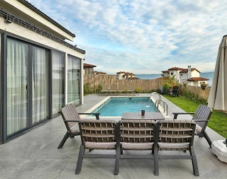 Sapanca Kurtköy'de Göl Manzaralı, Özel Havuzlu, Modern Villa - 5