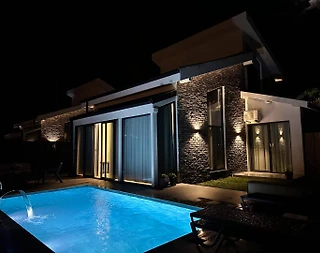 Sapanca Kurtköy'de Sakin Konumda, Isıtmalı Havuzlu, Lüks Villa - 4