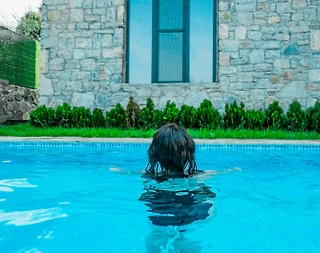 Sapanca Kuruçeşme'de Isıtmalı Havuzlu, 6 Kişilik, Lüks Taş Ev  - 4