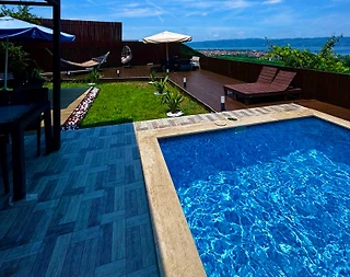 Sapanca Kuruçeşme'de Enfes Göl Manzaralı, Özel Havuzlu, Kiralık Bungalov - 4