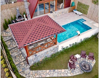 Sapanca Kuruçeşme'de Doğa Manzaralı, Özel Havuzlu, Şömineli Bungalov - 2