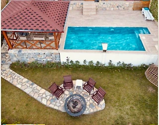 Sapanca Kuruçeşme'de Doğa Manzaralı, Özel Havuzlu, Şömineli Bungalov - 1