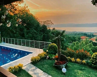 Sapanca Kuruçeşme'de Doğa Manzaralı, Isıtmalı Havuzlu, Lüks Villa - 5