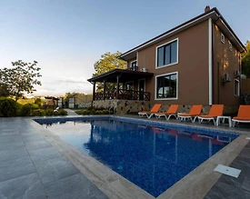 Sapanca Kuruçeşme'de Doğa Manzaralı, Isıtmalı Havuzlu, Lüks Villa - 3