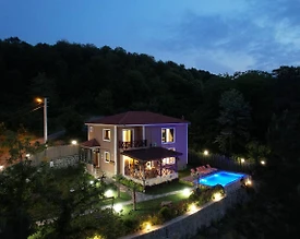 Sapanca Kuruçeşme'de Doğa Manzaralı, Isıtmalı Havuzlu, Lüks Villa - 2