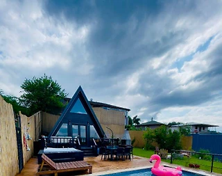 Sapanca Kuruçeşme'de Doğa İçerisinde, Isıtmalı Havuzlu, Şık Bungalov - 1