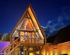 Sapanca Kuruçeşme'de Merkezi Konumda, Isıtmalı Havuzlu, Şık Bungalov - 3