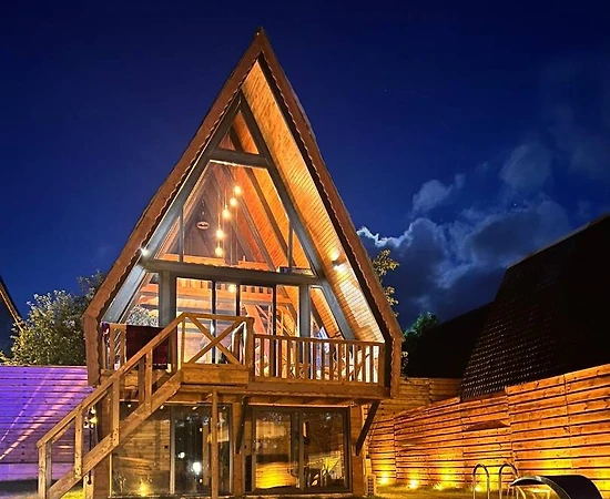 Sapanca Kuruçeşme'de Tesis İçerisinde, Özel Havuzlu, 2+1 Bungalov - 1