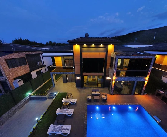 Sapanca Kırkpınar’ın Eşsiz Doğasında, Isıtmalı Özel Havuzlu, Kiralık Villa - 1
