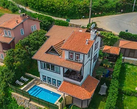 Sapanca Mahmudiye'de Geniş Bahçeli, Özel Havuzlu, Kiralık Villa - 2