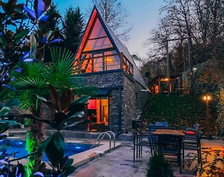 Sapanca Memnuniye'de Ferah Yapıya Sahip, Özel Havuzlu, Şık Bungalov - 2