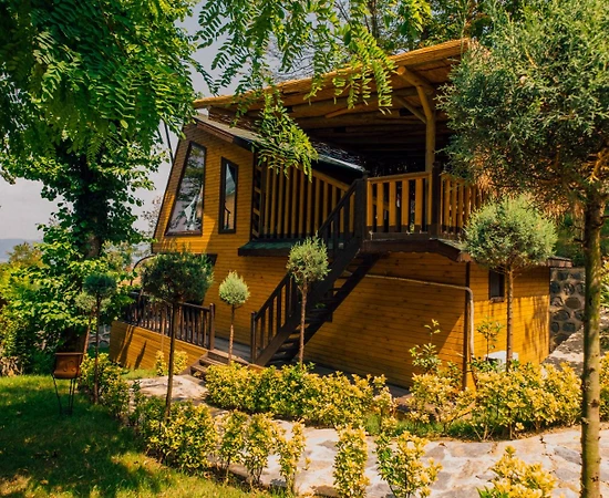 Sapanca Nailiye'de Balayı Çiftlerine Uygun, Minimalist, Lüks Bungalov - 1