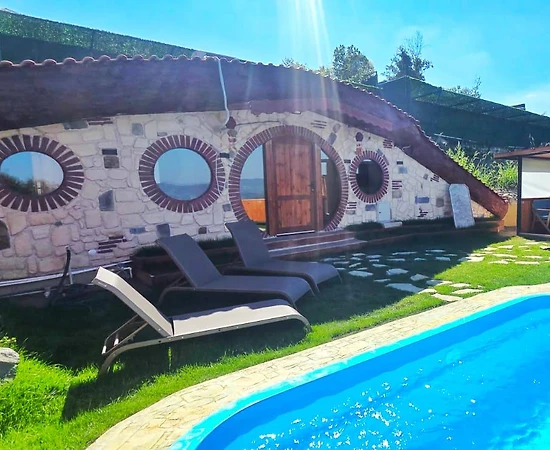Sapanca Nailiye'de Enfes Göl Manzaralı, Özel Havuzlu, Ferah Bungalov - 1