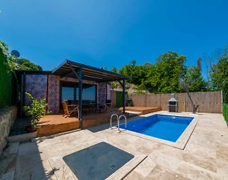 Sapanca Nailiye'de Minimalist Tasarımlı, Özel Havuzlu, 1+0 Villa - 1