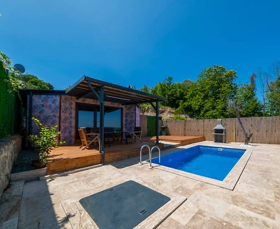 Sapanca Nailiye'de Minimalist Tasarımlı, Özel Havuzlu, 1+0 Villa - 1