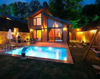 Sapanca Nailiye'de Sakin Konumda, Özel Havuzlu, 2+1 Bungalov - 1