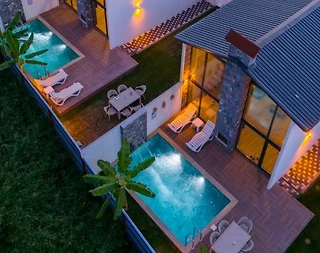 Sapanca Rüstempaşa'da Balayı Çiftlerine Uygun, Özel Havuzlu, Lüks Villa - 1