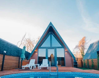 Sapanca'da Doğa İçerisinde, Isıtmalı Havuzlu, Konforlu Bungalov - 2