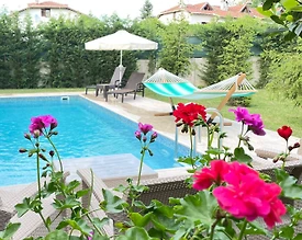 Sapanca Rüstempaşa'da Merkezi Konumda, Özel Havuzlu, Kiralık Villa - 3