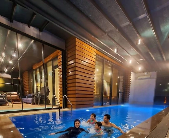 Sapanca Rüstempaşa'da Muhteşem Doğada, Isıtmalı Havuzlu, Lüks Villa - 1