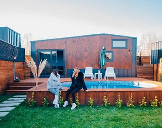 Sapanca'da Enfes Tesis İçerisinde, Isıtmalı Havuzlu, Kiralık Tiny House - 2