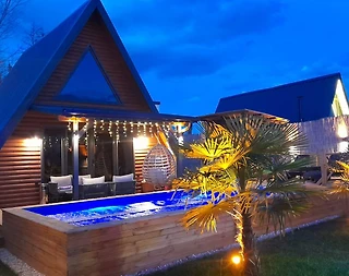 Sapanca Rüstempaşa'da Yemyeşil Bahçeli, Özel Havuzlu, 4 Kişilik Bungalov - 1