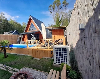 Sapanca Rüstempaşa'da Yemyeşil Bahçeli, Özel Havuzlu, 4 Kişilik Bungalov - 2
