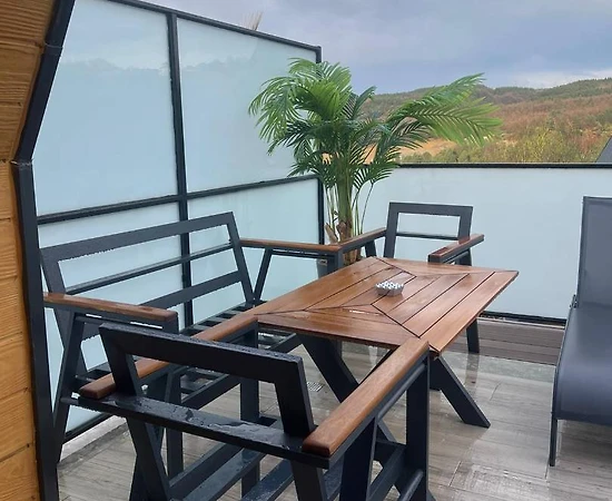 Sapanca'da Balayı Çiftlerine Uygun, Özel Havuzlu, Kiralık Bungalov - 1