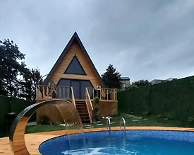 Sapanca Ünlüce'de Elverişli Konumda, Isıtmalı Havuzlu, Kiralık Bungalov - 2