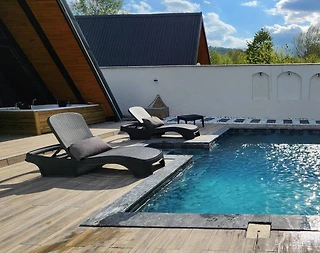 Sapanca Kuruçeşme'de Sakin Konumda, Isıtmalı Havuzlu, Modern Bungalov - 4