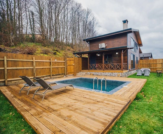 Sapanca Uzunkum'da Doğa İçerisinde, Isıtmalı Havuzlu, Ferah Bungalov - 1