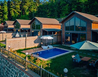 Sapanca Uzunkum'da Doğayla İç İçe, Isıtmalı Havuzlu, Şık Bungalov - 3