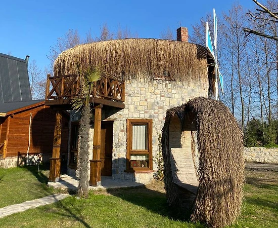 Sapanca Yanık'ta Doğanın Kucağında, Tesis İçerisinde, Kiralık Taş Ev - 1