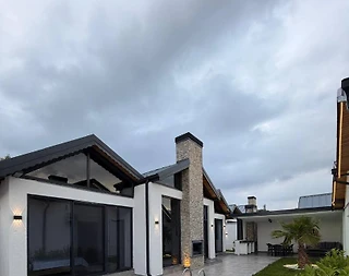 Sapanca Yanık'da Geniş Bahçeli, Isıtmalı Havuzlu, Jakuzili Bungalov - 2