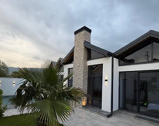 Sapanca Yanık'da Geniş Bahçeli, Isıtmalı Havuzlu, Jakuzili Bungalov - 1