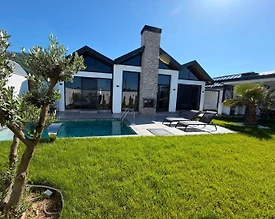Sapanca Yanıklar'da Modern Tasarımlı, Özel Havuzlu, Konforlu Bungalov - 2