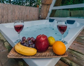 Sapanca Yanık'ta Muhteşem Doğada, Jakuzili, Balayı Bungalovu - 3