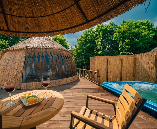 Sapanca Yanık'ta Tesis İçerisinde, Serinleme Havuzlu, Kiralık Glamping - 1