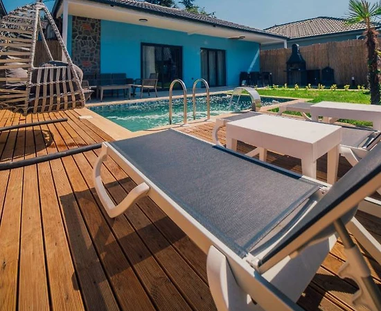 Sapanca Yanık'ta Balayı Çiftlerine Uygun, Özel Havuzlu, Modern Villa - 1