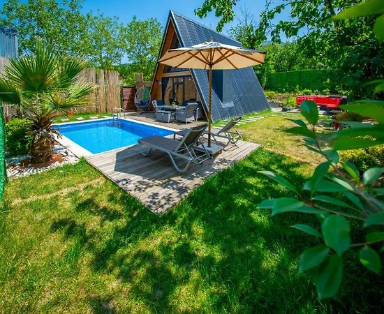 Sapanca Yanık'ta Doğa İçerisinde, Isıtmalı Havuzlu, 2+1 Bungalov - 1