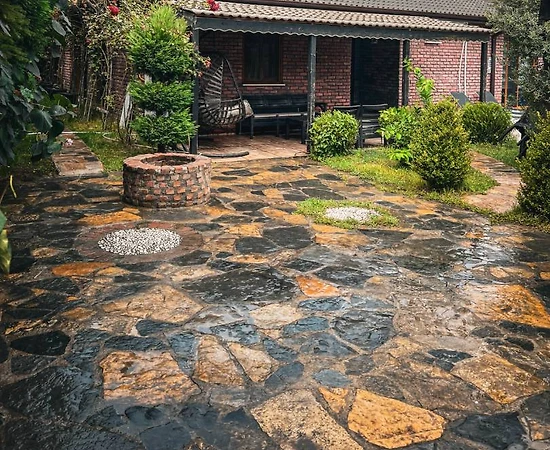 Sapanca Yanık'ta Jakuzili, Özel Havuzlu, Tuğla Villa - 1
