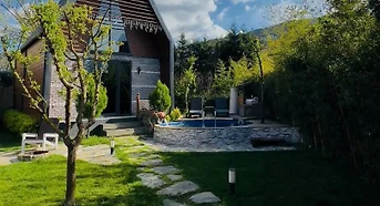 Sapanca Yanık'ta Merkezi Konumda, Isıtmalı Havuzlu, Modern Bungalov