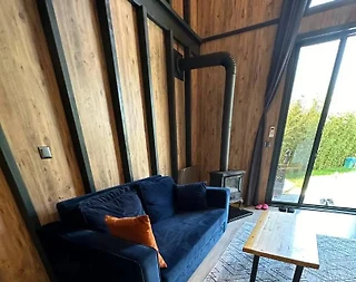 Sapanca Yanık'ta Merkezi Konumda, Isıtmalı Havuzlu, Modern Bungalov - 5