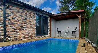 Sapanca Yanık'ta Minimalist Tasarımlı, Özel Havuzlu, 1+0 Villa