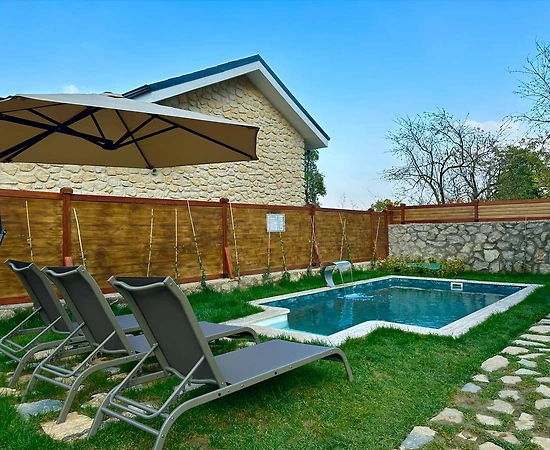 Sapanca Yanık'ta Muhteşem Doğada, Özel Havuzlu, Hamamlı Villa - 1